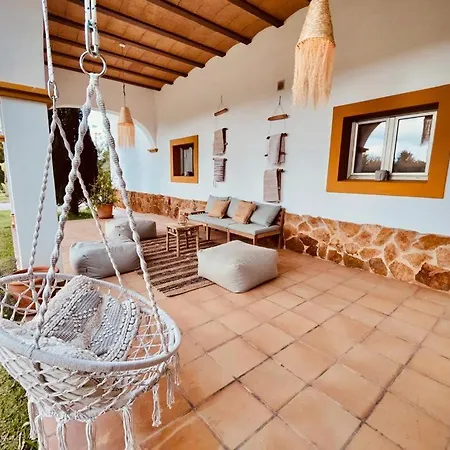 Villa Linda, Ruime Prive-villa Met Zwembad Met Prachtige Tuin