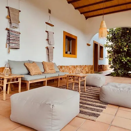 Linda, Ruime Prive-villa Met Zwembad Met Prachtige Tuin * Santa Gertrudis (Ibiza)