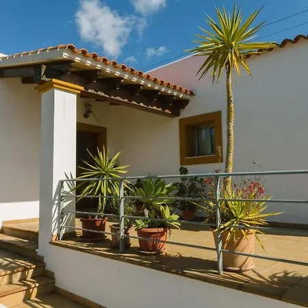 Linda, Ruime Prive-villa Met Zwembad Met Prachtige Tuin